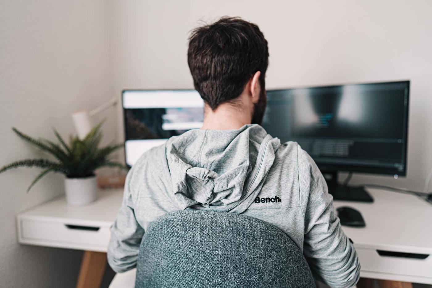 Ilustracna foto - working from home.jpg