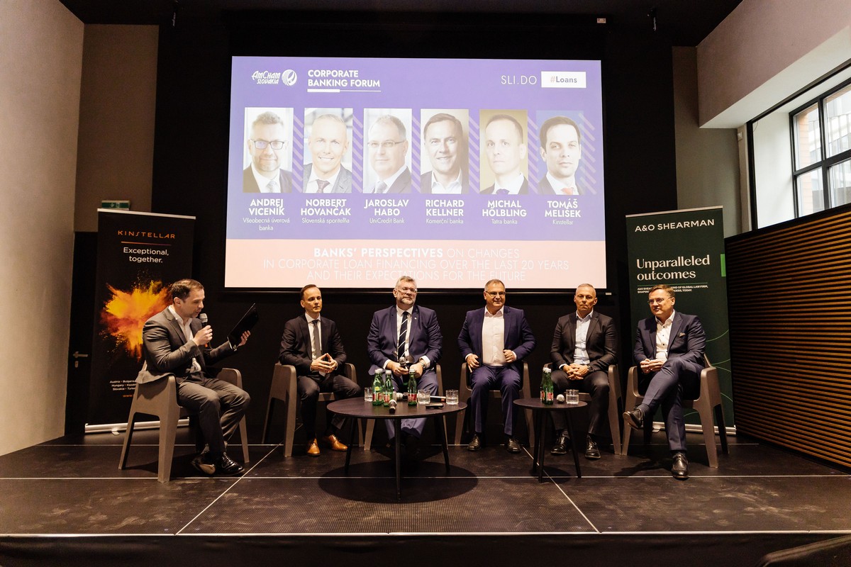 AmCham_Corporate_Banking_Forum__60.jpg