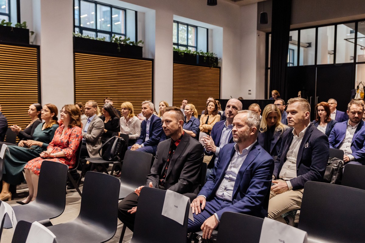 AmCham_Corporate_Banking_Forum__9991.jpg