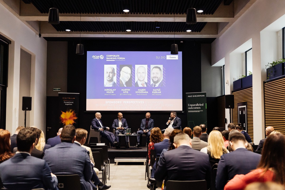 AmCham_Corporate_Banking_Forum__9992.jpg