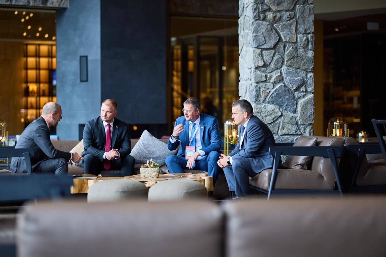 Corporate Campaign Swissotel Damian Jasna.jpeg